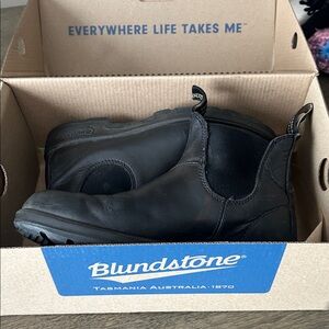 Used Blundstone Black Leather Chelsea Boots